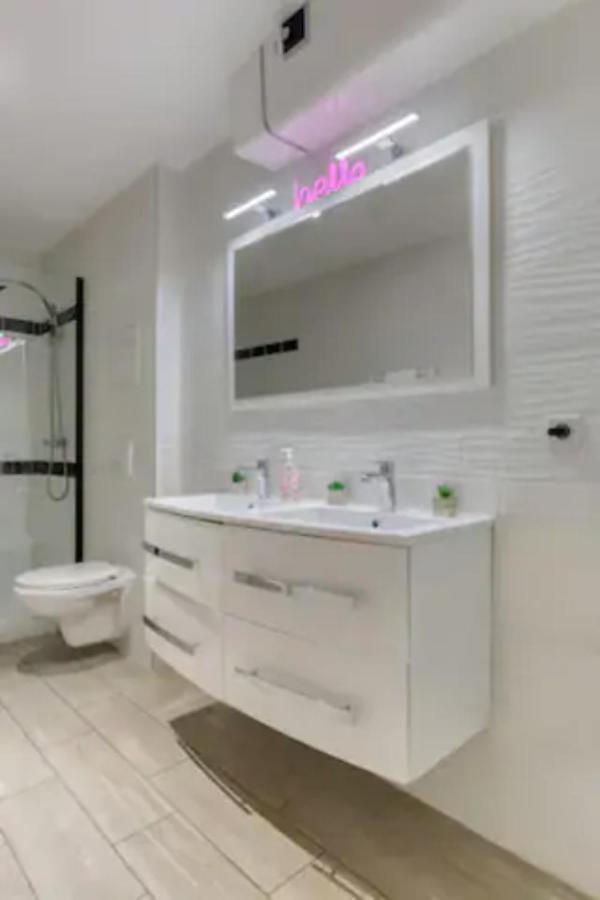 Suite Marilyn Monroe - 7P avec Jacuzzi Privé Montry Exterior foto